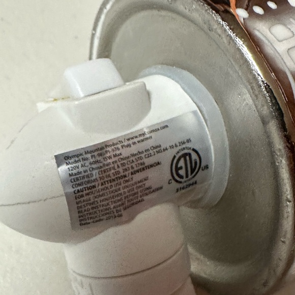 Celebrating Home Night light or Fragrance warmer Florence Plug in - Picture 14 of 14